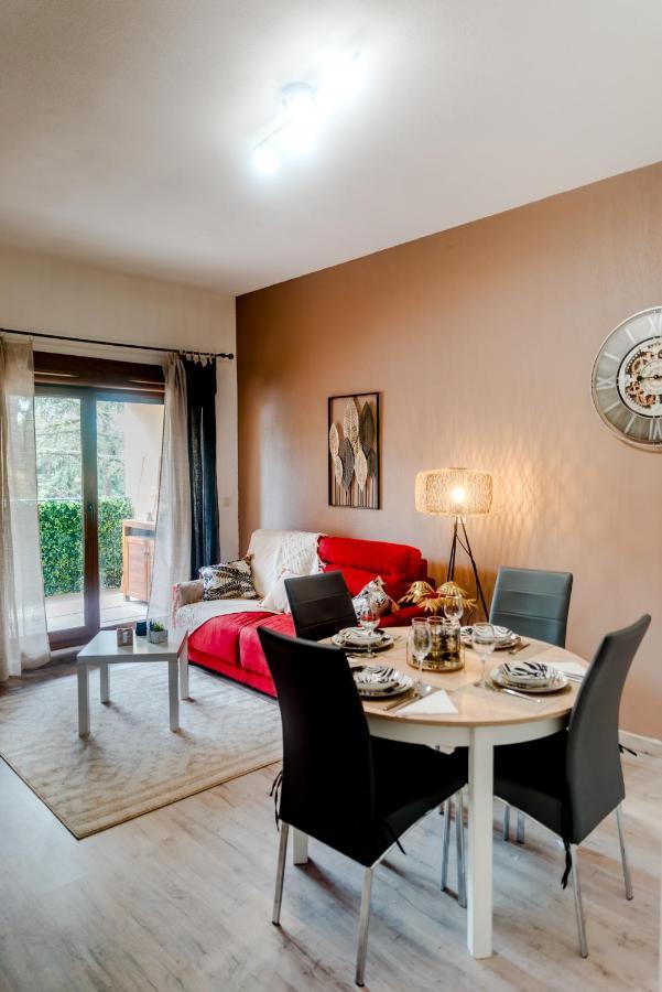 Apartment Moderne Avec Piscine, Garage Prive Et Terrasse Sud *