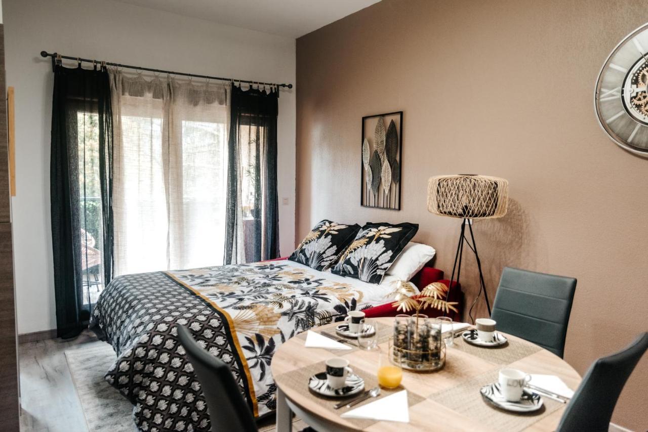 Apartment Moderne Avec Piscine, Garage Prive Et Terrasse Sud *